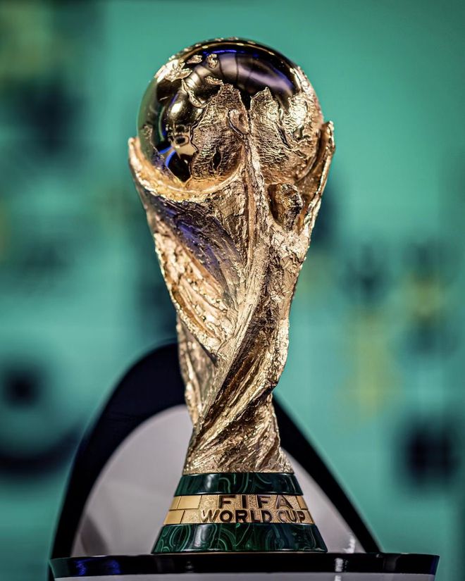 由于两人曾 由于两人曾