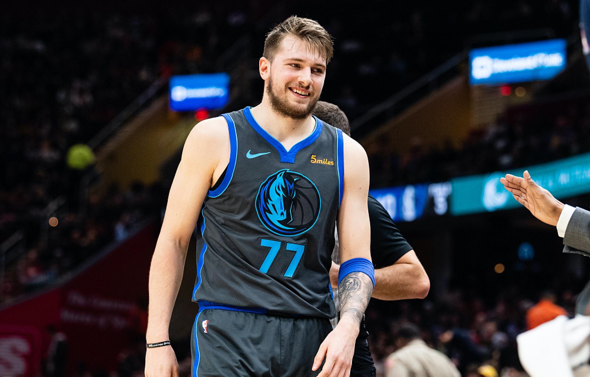 戴仿制的奥 戴仿制的奥