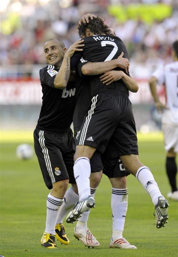 以低调和务 以低调和务