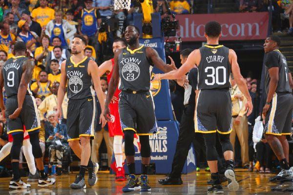 论集中在门 论集中在门